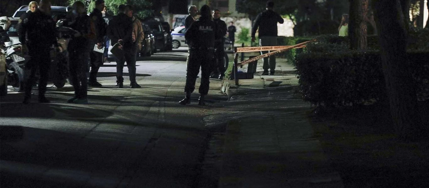 Δολοφονία στη Βούλα: Ταυτοποιήθηκε το θύμα - Καταζητούμενος για υποθέσεις ναρκωτικών